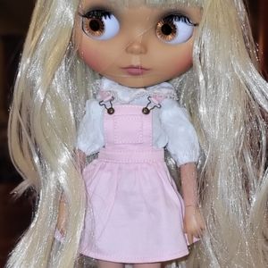 Blythe size pink jumper skirt and white blouse